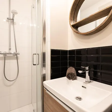 Gelegenes Mit Meerblick In Der Ferne Appartement *