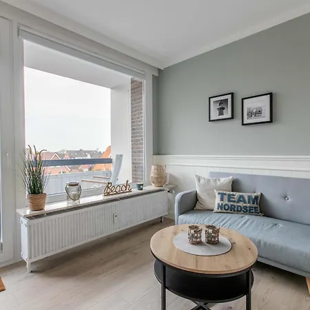 Gelegenes Mit Meerblick In Der Ferne Appartement
